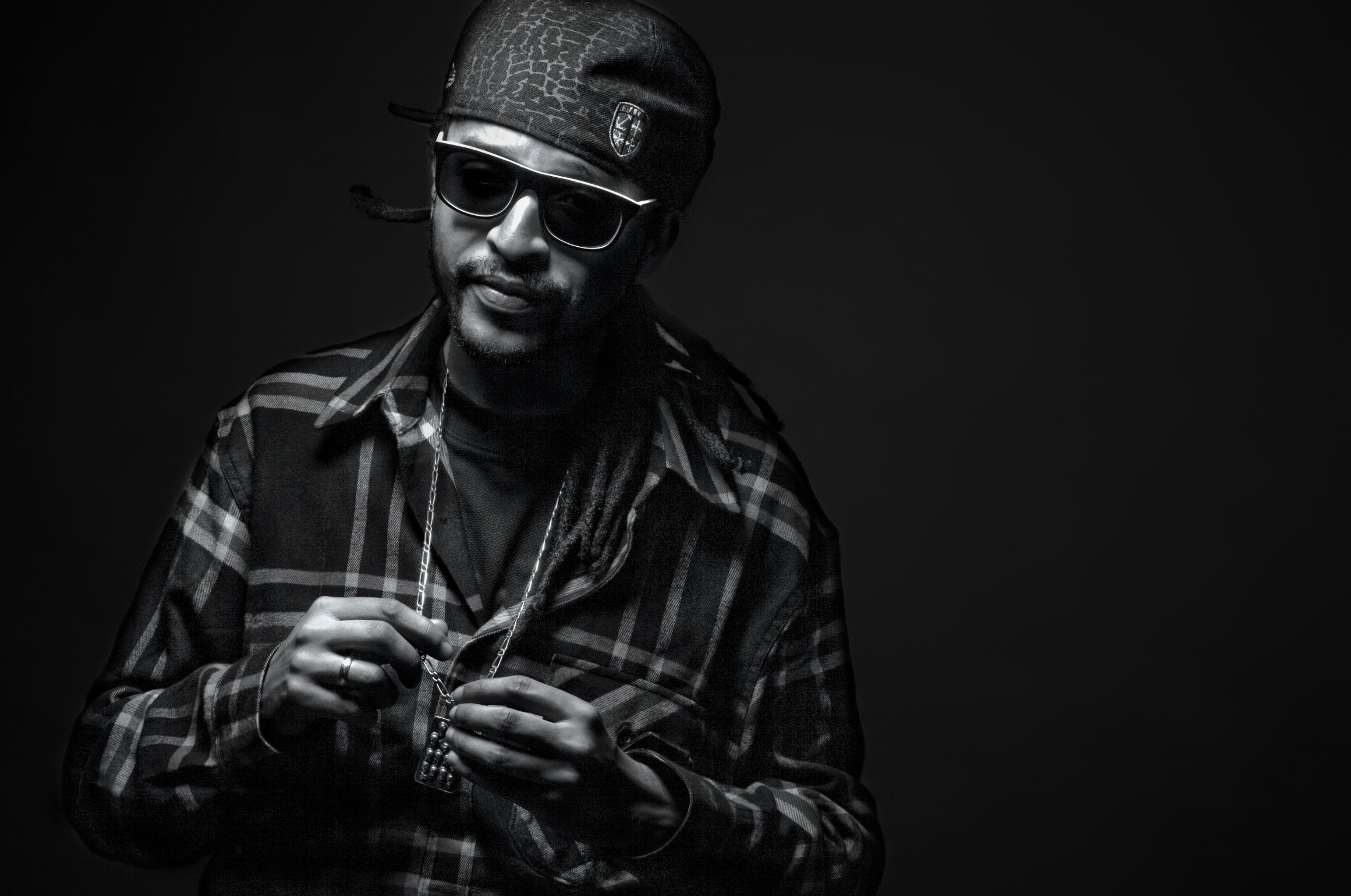 Álbum icônico de MAX B.O chega às plataformas digitais